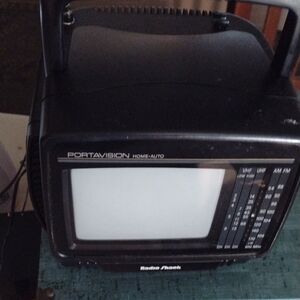 Radio Shack Portavision Black TV&AM/FM Radio